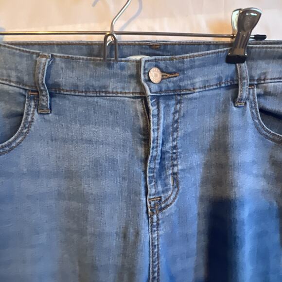 Old Navy Super Skinny Stretch Jeans Women's Size 14 Light Blue Wash Mid Rise - Picture 5 of 10